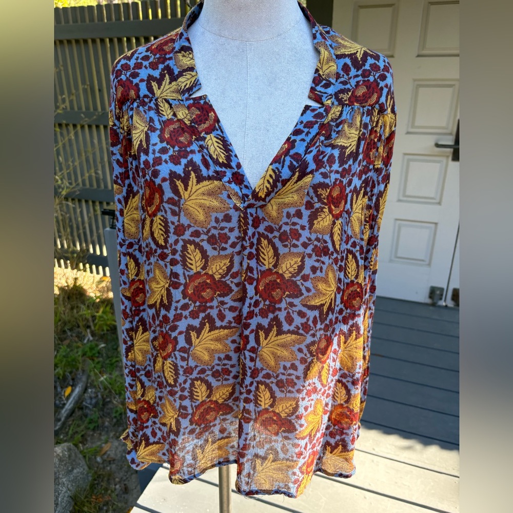 Soleiado Boho Floral V-Neck Top in Light Blue with Mustard & Rust Floral Print